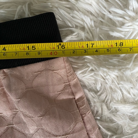 Ann Taylor Loft Blush Pink Textured Skirt - Size 10P Black waist band detail. - Picture 10 of 10